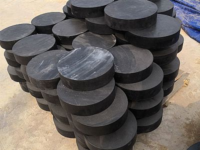 五大连池板式橡胶支座由若干层橡胶片与薄钢板经加压硫化